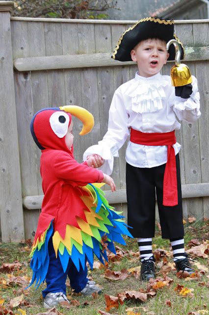 Nap Time Notes: DIY Pirate and Parrot Costumes Siblings Costumes, Baby Parrot Costume, Brothers Costumes, Pirate Costume Ideas, Diy Pirate Costume, Sibling Costumes, Diy Pirate Costume For Kids, Sibling Things, Carnaval Diy