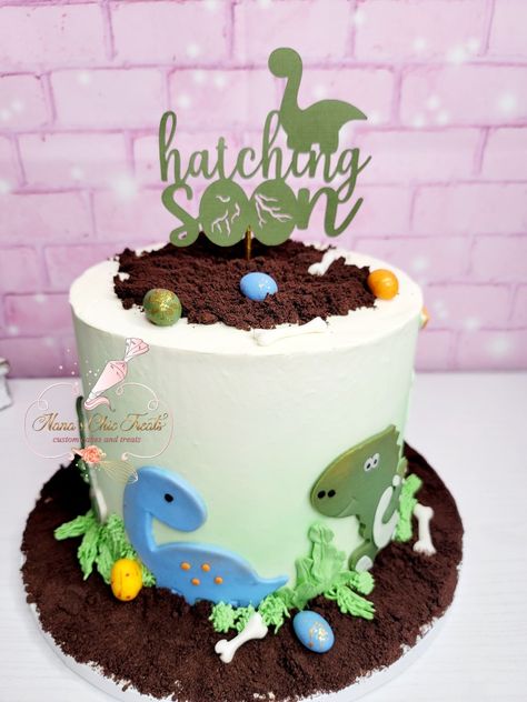 Hatching Soon Cake, Hatching Soon Baby Shower Theme, Dinosaur Theme Baby Shower Ideas, Baby Shower Dinosaur Cake, Dino Baby Shower Cake, Hatching Soon Baby Shower Ideas, Dinosaur Baby Shower Ideas For Boys, Dinosaur Baby Shower Cake, Baby Shower Cake Ideas