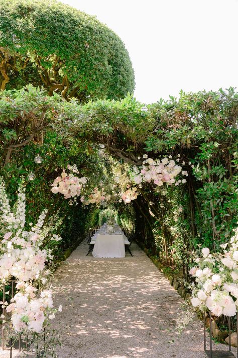 An Elegant Garden Wedding Weekend in Rome With Tableside Food Service and International Entertainment Weekend In Rome, Elegant Garden Wedding, Italy Destination Wedding, Rome Wedding, Groom Style Wedding, Honeymoon Registry, Elegant Garden, Welcome Party, Reception Invitations