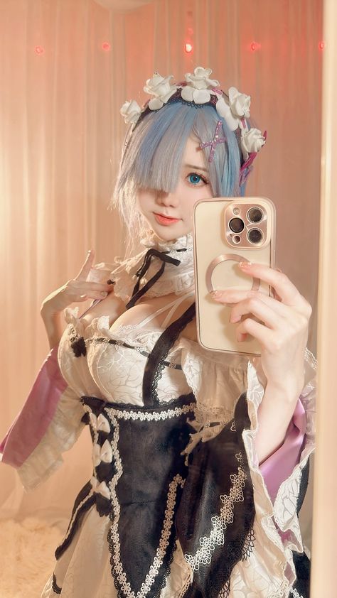 (1) @iamdorasnow • Your afternoon tea date ☕️❤️🥰 Rem on Set A April! #rem #remcosplay #rezero • Threads Cosplayer Girl, Fem Boy Outfits, Rem Cosplay, Character Cosplay, Snk Cosplay, Kawaii Cosplay, Friend Anime, Re Zero, Cute Anime Wallpaper