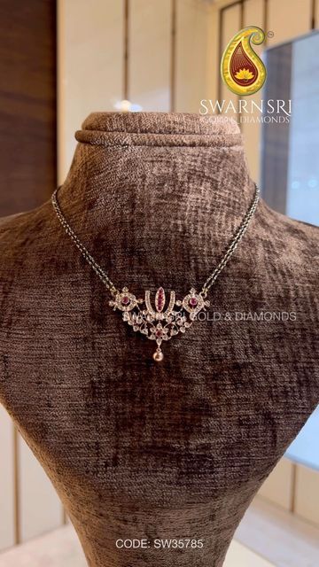 Chandbali Pendant Gold, Dainty Mangalsutra, Chain With Diamonds, Thali Chains, Thali Chain, Necklace Set Indian Bridal Jewelry, High Jewelry Design, Alia Cut, God Pendant