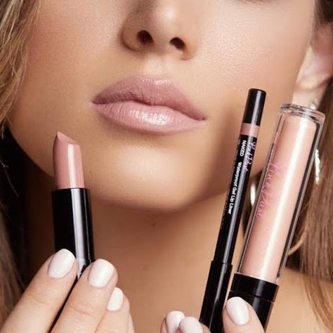 Summer Lipstick Colors, Nude Lip Combo, Eye Makeup Guide, Lipstick Pink, Lipstick Kit, Makeup Board, Lip Cosmetics, Lip Combo, Day Time