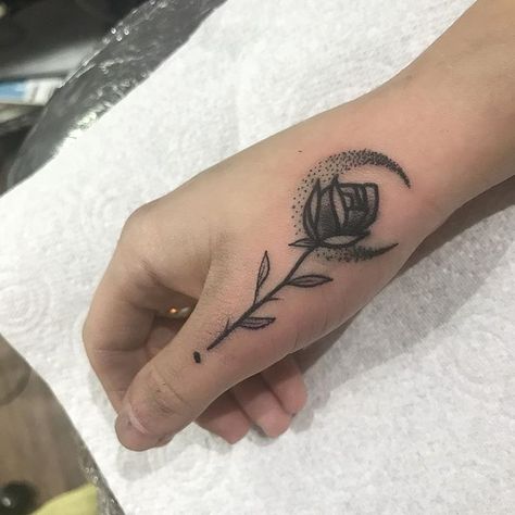 Nice little rose on @shannonmooreexx thumb🌹 Above Thumb Tattoo, Thumb Wrist Tattoo, Rose On Thumb Tattoo, Rose Tattoo On Thumb, Thumb Tattoos For Women Unique, Small Thumb Tattoos For Women, Flower Thumb Tattoo, Rose Thumb Tattoo, Thumb Tattoos For Women