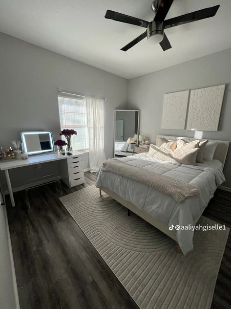 Room Organization Bedroom, White Room Decor, Luxury Room Bedroom, Classy Bedroom, Bedrooms Ideas, Rooms Ideas, Room Redesign, Wood Room, Redecorate Bedroom