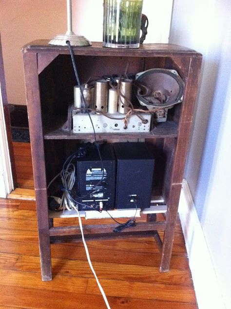 insideways: New Life for an Old Radio Antique Radio Cabinet, Vintage Radio Cabinet, Philco Radio, Old Speaker, Vintage Store Ideas, Old Radio, Refinishing Cabinets, Antique Radio, Vintage Repurposed