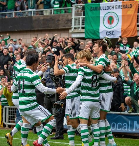 Celtic Team, Celtic Ireland, St Mirren, Dundee United, Glasgow Celtic, Action Images, Premier League Football, Celtic Fc, The End Game