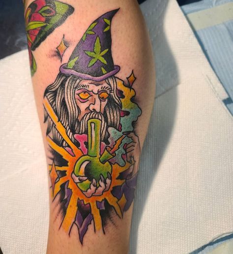 Old School Wizard Tattoo, Dark Wizard Tattoo, American Traditional Wizard Tattoo, Traditional Wizard Tattoo Flash, Sorcerer Tattoo, Traditional Wizard Tattoo, Magic Tattoo Ideas, Magician Tattoo, Tattoo Challenge