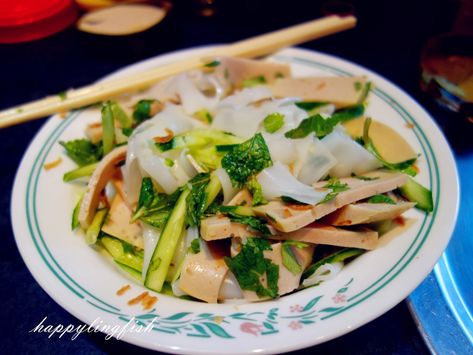 Nom Banh Chok Recipe, Banh Mi Platter, Banh Hoi Platter, Vietnamese Banh Canh Recipe, Banh Beo Vietnamese Food, Lemon Vinegar, Vietnamese Noodles, Raw Garlic, No Cooking