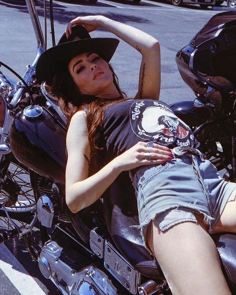 Motorcycle Babe Biker Chic, Biker Lady, Pale Rider, Bike Rally, Biker Photoshoot, Bike Photoshoot, Motorbike Girl, Biker Chic, Lady Riders