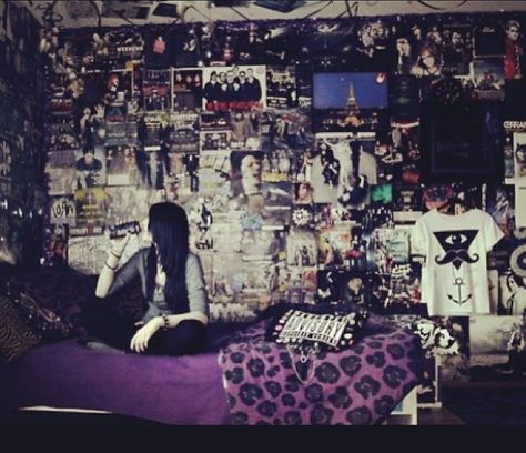 This is my room. It's a bit clutered, but in a good way. I love all my poster. Emo Room Ideas, Emo Bedroom, Teenage Girl Room Ideas, Emo Room, Hipster Room, Scene Room, Tumblr Bedroom, Teenage Girl Room, Gothic Bedroom