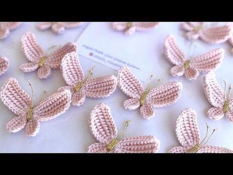 Easy Crochet Headbands, Crochet Butterfly Pattern, Butterfly Tutorial, Crochet Hair Clips, Crochet Stitches Diagram, Crochet Brooch, Pola Amigurumi, Crochet Hair Accessories, Crochet Butterfly