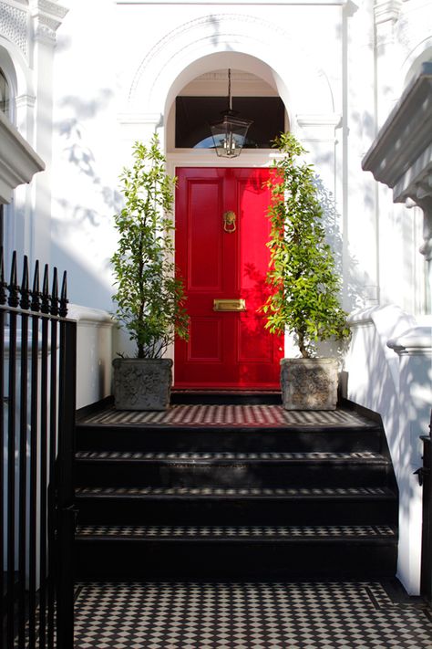 loveliest red door in london #red #door #london Front Door Entrance Ideas, Victorian Front Door, Front Door Inspiration, Red Doors, Yellow Front Doors, Red Front Door, Black Front Doors, Door Entryway, Door Inspiration