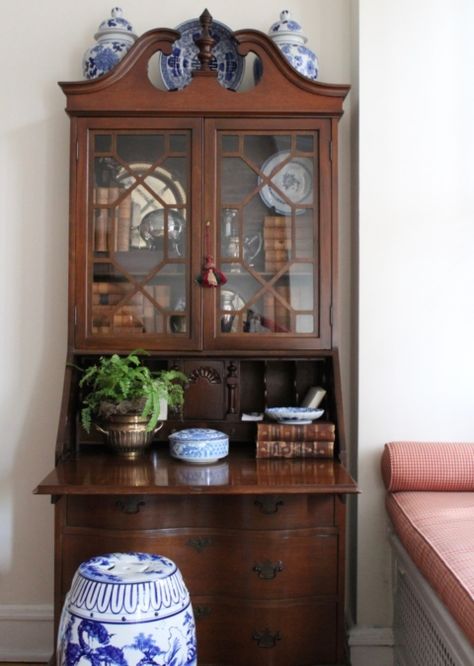 Antique Secretary Desks, Blue And White Home, Desk Inspiration, Blue White Decor, Secretary Desk, Southern Home, Modern Farmhouse Kitchens, White Home, White Houses