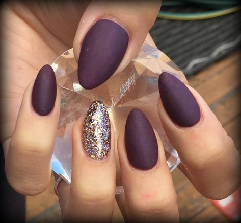 wine coloured matte almond nails Matte Almond Nails, Cotton Candy Nails, Unghie Sfumate, Kutek Disney, Unghie Nail Art, Manikur Kuku, Nails Matte, Matte Nails Design, Her Nails