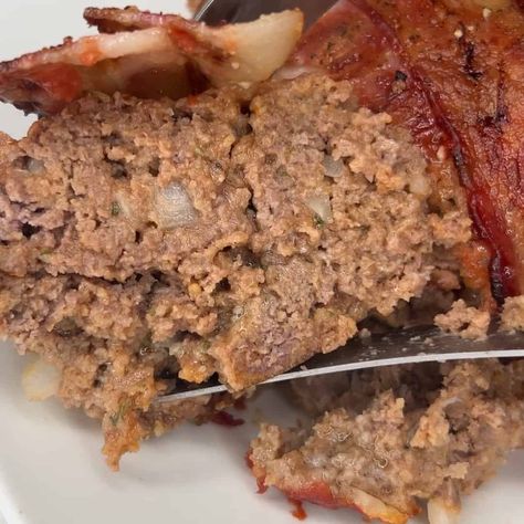 Vintage Meatloaf Meatloaf Recipe Easy, Recipe Meatloaf, Recipes Meatloaf, Pork Milanese, Moist Meatloaf, Meatloaf Ingredients, Good Meatloaf Recipe, Ground Meat Recipes, Best Meatloaf