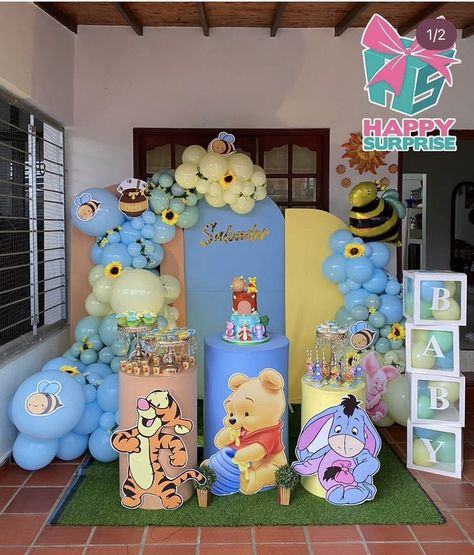 Winnie The Pooh Birthday Party, Pooh Birthday Party, Baby Shower Unisex, Decoration Buffet, Baby Shower Party Themes, Idee Babyshower, Winnie The Pooh Themes, Pooh Birthday, Boy Baby Shower Ideas