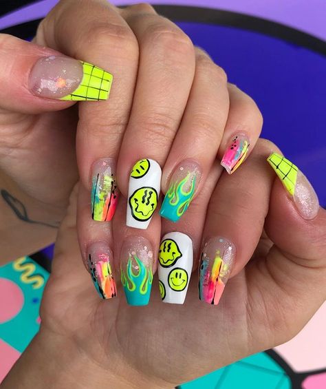 Hand Goals, Edc Nails, Mummy Nails, Neon Graphics, Rave Nails, 90s Nails, Hippie Nails, Edgy Nails, Nails Now