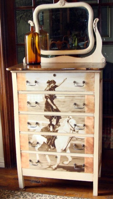 Another cool western style makeover dresser.............. Style A Dresser, Dresser Makeover Ideas, Painted End Tables, Western Living Room, Rustic End Tables, Dresser Redo, Rustic Furniture Diy, Baby Dresser, Western Baby