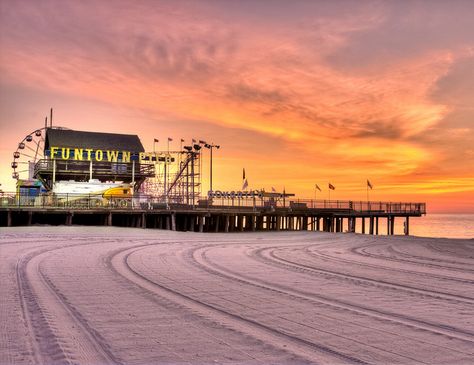 Funtown Pier Seaside Heights NJ by J Kennedy Images, via Flickr...oh how I miss it! Best Beaches In The Us, Seaside Park Nj, Bedford Virginia, Taylor Ham, Seaside Heights Nj, Food Advertisement, Vintage Seaside, Nj Beaches, New Jersey Beaches