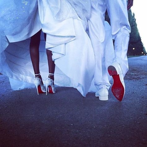 What Gets Better Engagement On Instagram: User-Generated Or Branded Photos? Louboutin Heels Outfit, White Louboutin Heels, White Louboutin, Louboutin Wedding, Red Bottom Heels, Christian Louboutin Outlet, Red Bottoms, Wedding Matches, Trendy Wedding