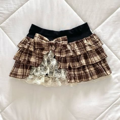 Gyaru Skirt, 2000s Fashion Outfits, Grunge Goth, Swaggy Outfits, Really Cute Outfits, 2000s Fashion, Girly Outfits, Dream Clothes, Upcycle Clothes