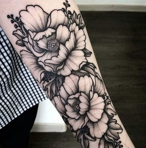 Stipple Flower Tattoo, Stippling Tattoo, Floral Tattoo Sleeve, Tattoo Fails, Flower Tattoo Sleeve, Peonies Tattoo, Flowers Tattoo, Discreet Tattoos, Sleeve Tattoos For Women