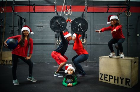 Crossfit Christmas, Workout Photoshoot, Christmas Workout, Gym Photoshoot, Gym Photos, Fitness Photoshoot, New Year Photos, Family Holiday Photos, Christmas Photoshoot