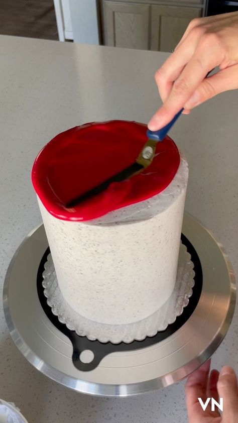 3.8M views · 134K reactions | Oreo cake with that red drip 👌🏼❤️ #cakedecorating #cakedesign #cakevideo #caketrends #caketutorial #piping #buttercreamcake #buttercream #treatsbytay #birthdaycookies #birthdaygirl #birthdaycake #birthdaycakeideas #cakesoffacebook #Cake #buttercreampiping #reelsviral #momlife #homebaker #working-mom #letsbake #cake #cakereel | Treats by Tay Red Drip, Cake Trends, Oreo Cake, Cake Videos, Working Mom, Cake Tutorial, Birthday Cookies, Buttercream Cake, Oreo