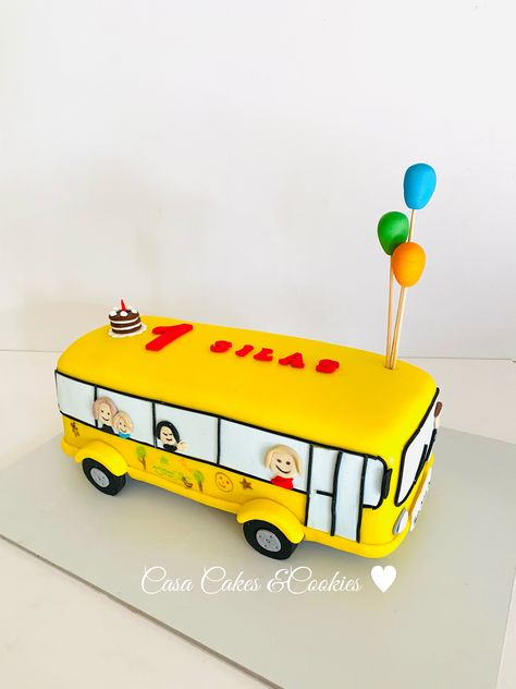 Bus cake Bus Shaped Cake, Zoe Cake, Bambi Birthday, Bus Cake, Baby Clips, Marshall Paw Patrol, Blouse Hand Designs, Cake Designs Birthday, Legs Workout