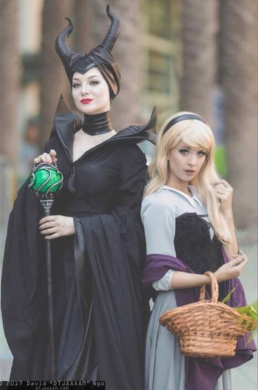 Ashlynne Dae [as Maleficent] & Hendo Art [as Briar Rose] (Cosplay by AshlynneDae @Instagram) #SleepingBeauty Sleeping Beauty Halloween, Sleeping Beauty Cosplay, Maleficent Halloween Costume, Rose Cosplay, Maleficent Cosplay, Maleficent Halloween, Aurora Costume, Sleeping Beauty Costume, Maleficent Costume