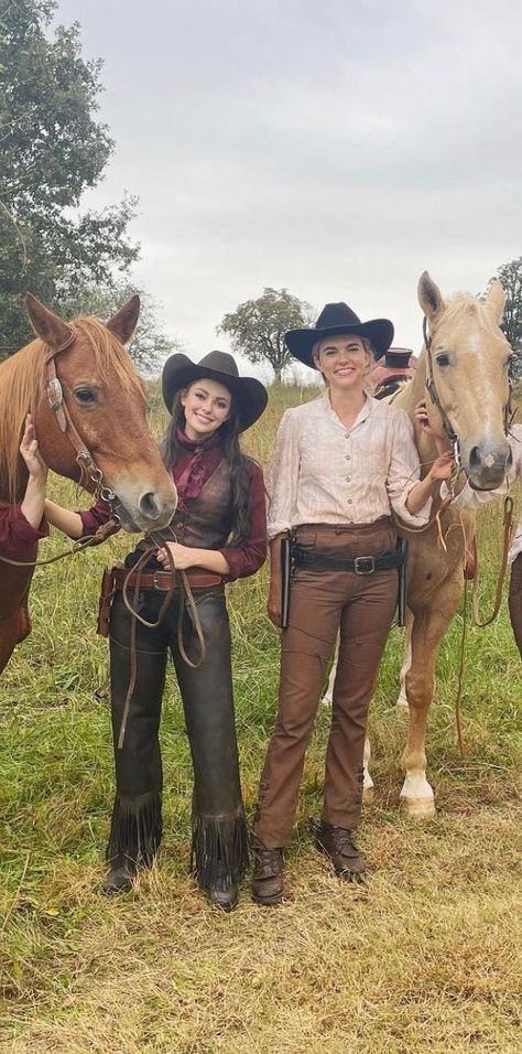 Lizzie And Hope, Cowboy Witch, Cowgirl Witch, Damon Y Elena, Wild West Outfits, Cowboy Halloween Costume, Jenny Boyd, Danielle Rose Russell, Future Aesthetic