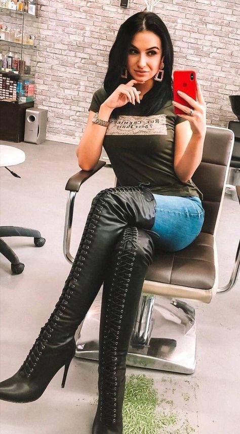 Stiefel Outfit, Thigh Boots Outfit, Kneehigh Boots, Leather Thigh Boots, Outfit Botas, Womens High Boots, Leather Thigh High Boots, Ladies Boots, Hot Boots