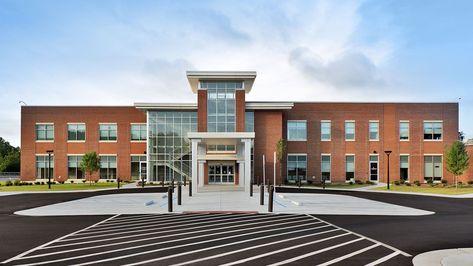 High School Architecture, Front Window Design, Medical Office Building, Office Building Design, Hospital Design Architecture, Building Design Plan, Slope House, School Building Design, Architecture Portfolio Design