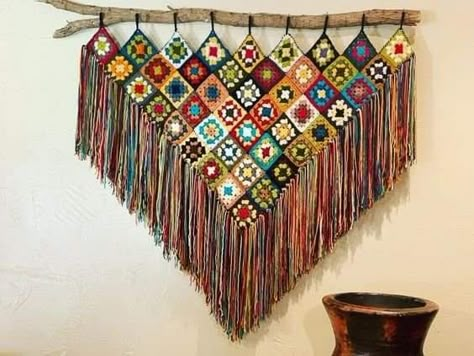 Crochet Hanging Decoration Free Pattern, Granny Square Wall Hanging, Crochet Wall Art, Crochet Wall Hanging, Crochet Wall Hangings, Crochet Decoration, Crochet Home Decor, Crochet Square Patterns, Quick Crochet