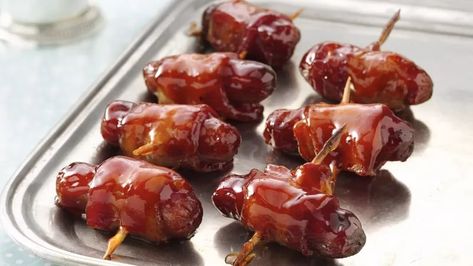 Mini Bacon-Wrapped Sausages Recipe - BettyCrocker.com Cocktail Sausage Recipes, Sausage Appetizer Recipes, Mini Sausages, Finger Foods Easy Party, Sausages Recipe, Bacon Wrapped Sausages, One Bite Appetizers, Sausage Appetizers, Cocktail Sausages