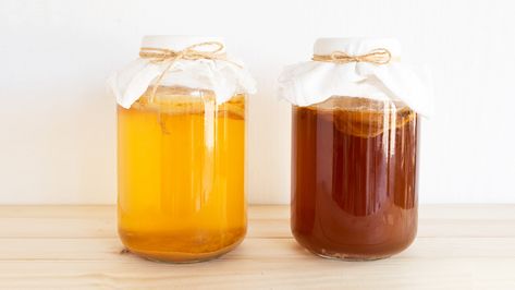 Kombucha Health Benefits, Make Your Own Kombucha, Kombucha Brands, Kombucha Starter, Kombucha Benefits, Belly Bloat, Kombucha Scoby, How To Brew Kombucha, Kombucha Recipe