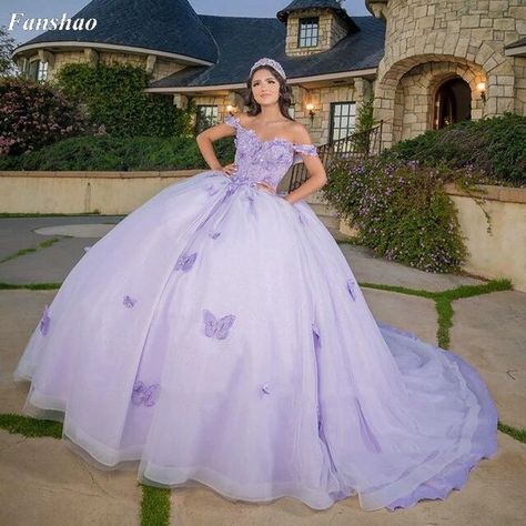 Light Purple Quince Dresses, Moda 2000 Quinceanera Dresses, Butterfly Quince Dress, Light Purple Quinceanera Dresses, Butterfly Quinceanera Dress, Purple Quince Dress, Lilac Quinceanera Dresses, Ball Gown Off Shoulder, White Quinceanera Dresses