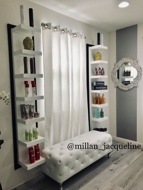 Salon Room Ideas, Salon Ideas Small, Salon Suite Decor, Home Hair Salons, Home Beauty Salon, Make Up Studio, Salon Suites Decor, Hair Salon Interior, Esthetician Room