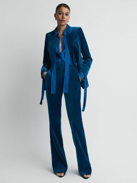 Tess Daly Blue Velvet Suit Strictly Come Dancing Week 2 2023 – Fashion You Really Want Velvet Trousers Outfit, Flared Suit, Blue Velvet Suit, Blue Velvet Pants, Interview Suits, Ladies Trouser Suits, Trouser Outfit, Velvet Flares, Alt Style