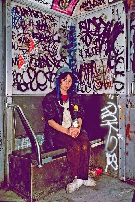 Graffiti Artist Lady Pink In Her Element. (Martha Cooper - Lady Pink On Train, NYC 1982.) Train Nyc, Martha Cooper, Pink Graffiti, Nyc Graffiti, Latin Fashion, Gangs Of New York, Pink Street, New York Graffiti, Sidewalk Chalk Art