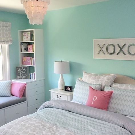 the pink and grey paint color for teenage girls Dekorasi Kamar Tidur, Teenage Bedroom, Bedroom Paint, White Furniture, Teen Room, Teen Bedroom