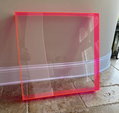 Lightbox Art, Diy Girls Bedroom, Acrylic Picture Frames, Acrylic Sculpture, Acrylic Photo Frames, Art Studio Design, Sf Art, Acrylic Frame, Photo Corners