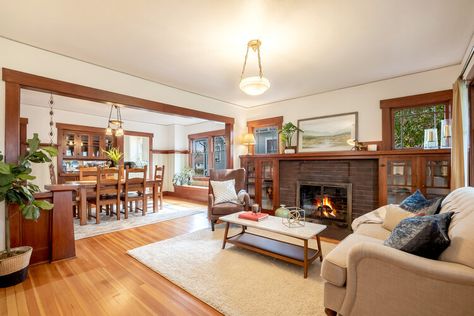 Craftsman Home Decor, Craftsman Interiors, Craftsman Living Room, Craftsman Home Interiors, Craftsman Interior, Craftsman Furniture, Fireplace Built Ins, Tacoma Washington, Modern Craftsman