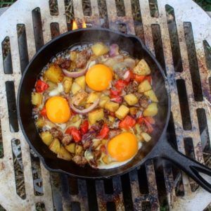 Campfire Breakfast Skillet - Over The Fire Cooking Cooked Breakfast Ideas, Campfire Meals, Campfire Breakfast, Breakfast Skillet Recipes, Camping Foods, Cooking Outdoors, Fit Foods, Camping Breakfast, Iron Recipes