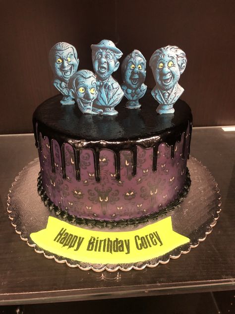 Haunted Mansion Desserts, Haunted Mansion Birthday Cake, Haunted Mansion Cake, Haunted Mansion Birthday, Disney Villain Party Decorations, Villain Party, Disney Villain Party, Mansion Party, Haunted Mansion Disneyland