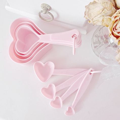 Cute Stuff For Kitchen, Aesthetic Kitchen Accessories, Kitchen Items Aesthetic, Heart Kitchen Accessories, Cute Household Items, Pink Kitchen Supplies, Cute Cooking Supplies, Cute Baking Supplies, Cute Kitchen Stuff