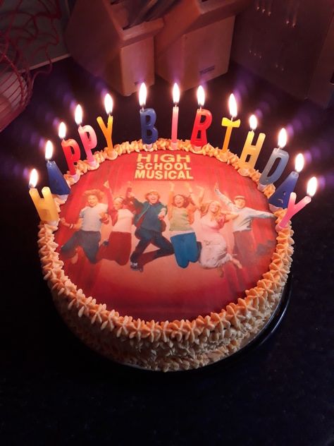 High School Musical Decorations Ideas, High School Musical Themed Party, High School Musical Birthday Party, High School Musical Birthday Cake, High School Musical Party, Musical Birthday Cake, High School Musical Merchandise, Musical Birthday Party, Channel Cake