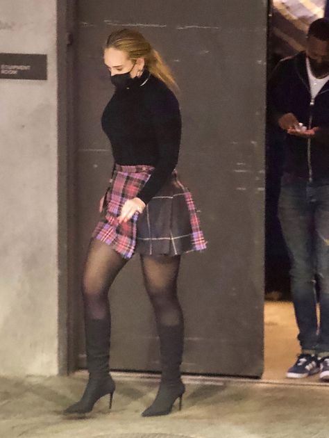 ADELE showed off her stunning weight loss as she flashed her legs in a miniskirt and heels on a date night in LA. The singer, 33, led the way in her eye-catching outfit followed closely by American sports agent boyfriend Rich Paul. She looked almost unrecognisable as she flaunted a newly trim frame, with a long black […] Date Night With Boyfriend, Night With Boyfriend, Adele Show, Rich Paul, Adele Style, Adele Concert, On Date, With Boyfriend, New Boyfriend