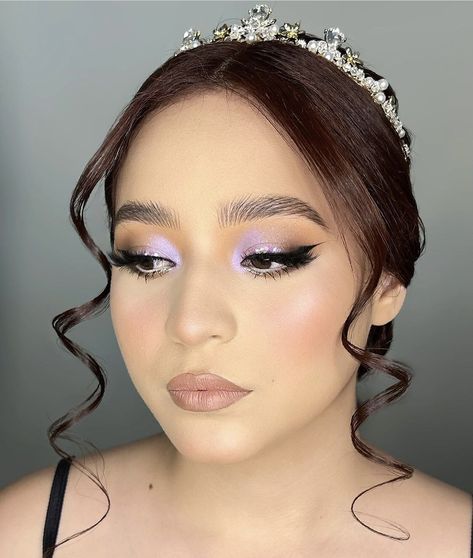 Purple Quinceanera Makeup Looks, Quince Make Up Purple, Lavander Makeup For Quince, Purple Makeup For Quinceanera, Purple Quinceanera Makeup Ideas, Purple Makeup Quinceanera, Lilac Quinceanera Makeup, Purple Xv Makeup, Lilac Makeup Look Quince Natural