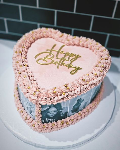 Chocolate Heart cake with Vanilla Buttercream... Happy Birthday 🎂 #odenisecupcakesandsweets #millbrookalabamabaker #heartcake #smallbusiness Chocolate Heart Cake, Chocolate Heart Cakes, Cake With Photo, Cake Artist, Chocolate Hearts, Heart Cake, Vanilla Buttercream, Photo Cake, Vintage Cake